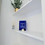 L'haussmannien 1er Etage 아파트