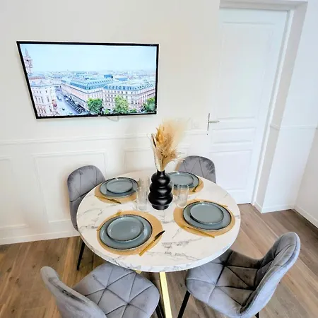L'haussmannien 1er Etage Apartment